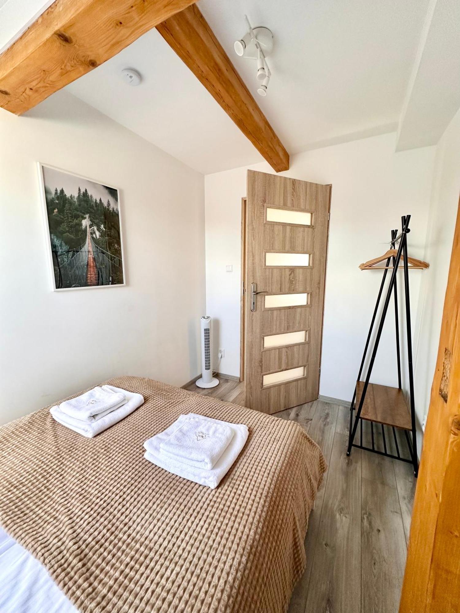 Klimatyczny Apartament Nr 8 Z Widokiem Na Gory Sowie 别拉瓦 外观 照片