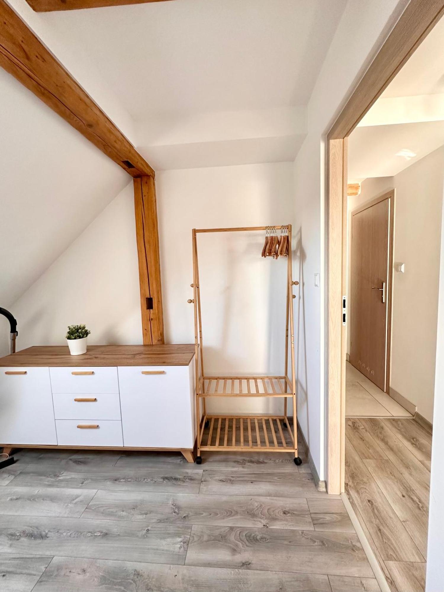 Klimatyczny Apartament Nr 8 Z Widokiem Na Gory Sowie 别拉瓦 外观 照片